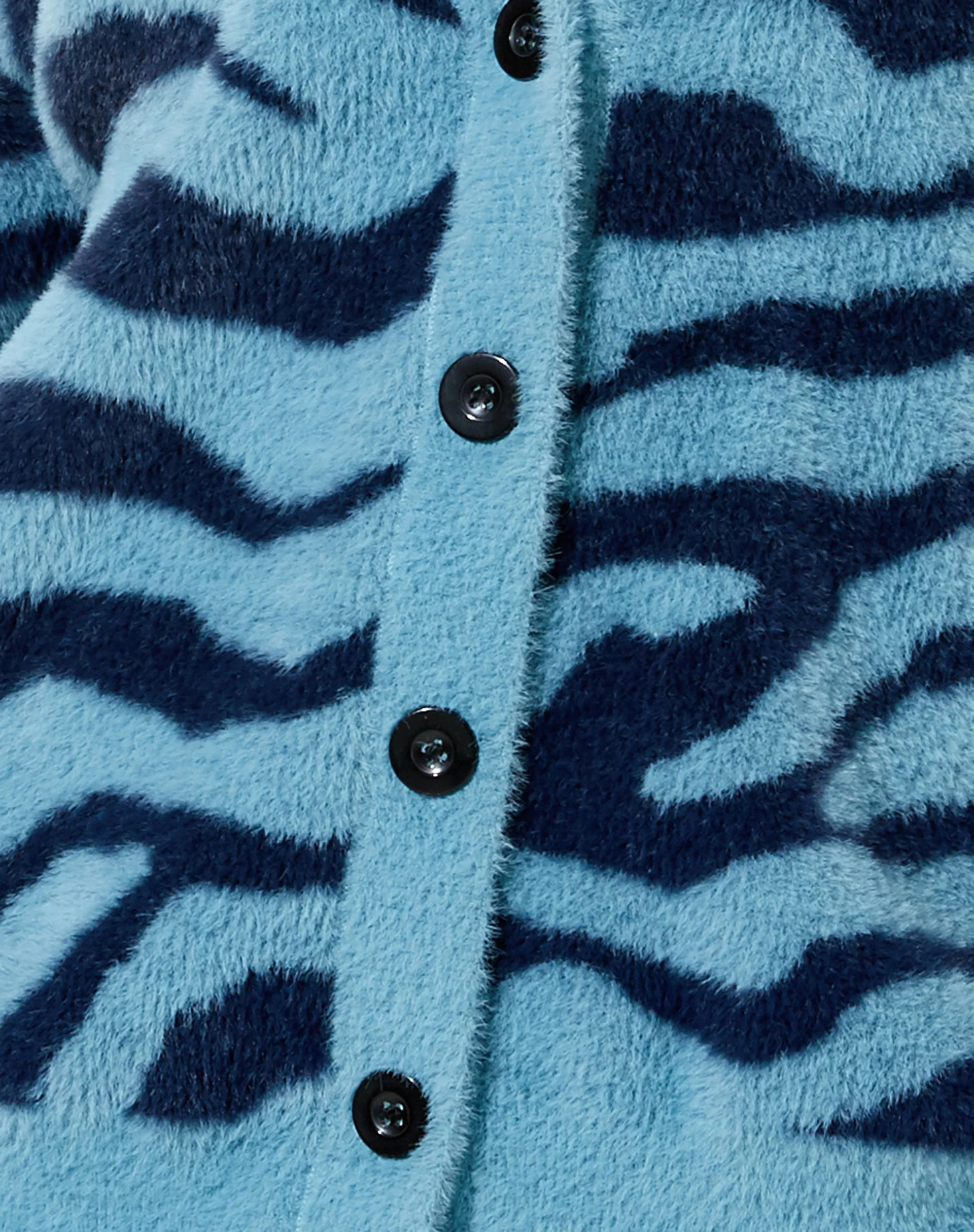 Uriela Cardi in Zebrablau und Marineblau gestrickt - Image 6