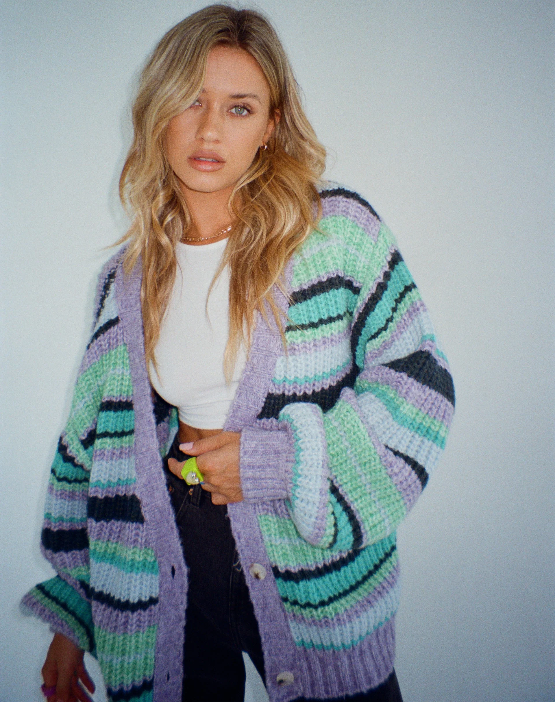 Uriela Cardi in Lila gestreift - Image 2