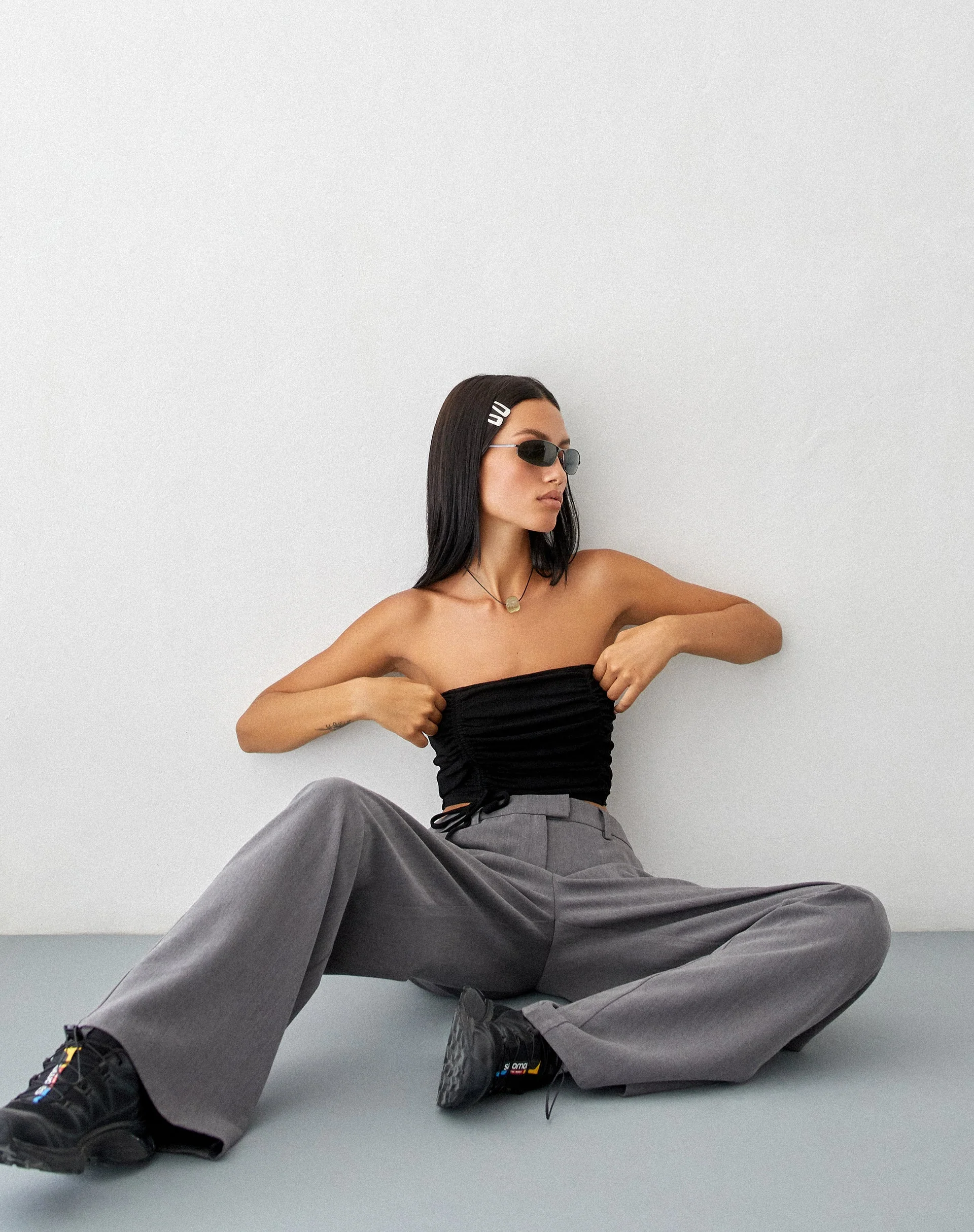 MOTEL X JACQUIE Verena Bandeau Top in Schwarz - Image 3