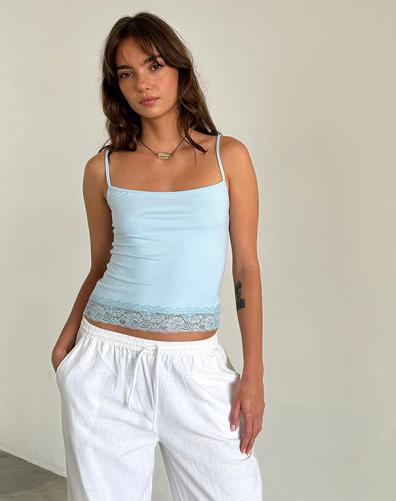 Vikha Vest Top in Soft Slinky Blau - Image 2