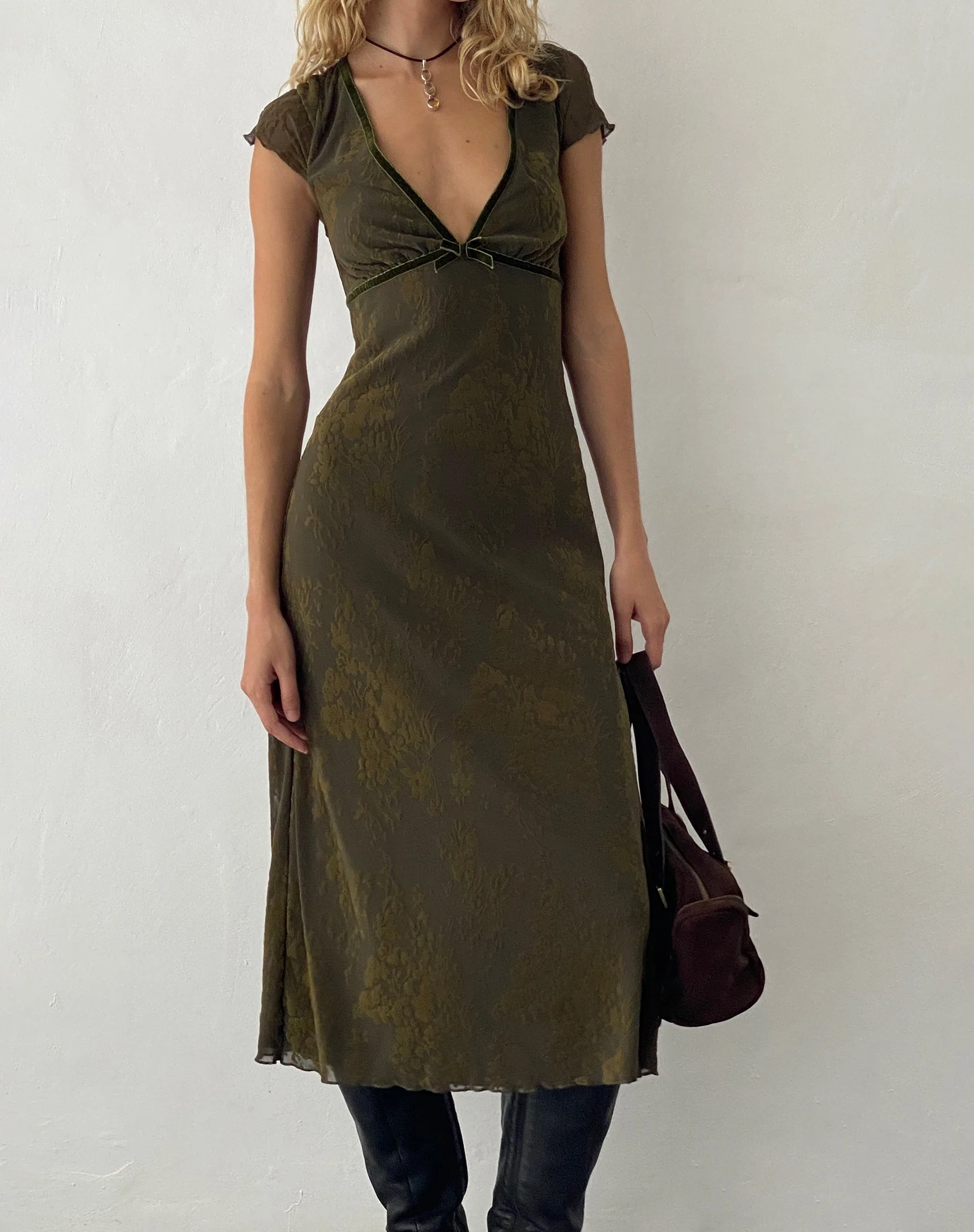 Vilinia Midikleid in abstraktem Botanic Dunkel-Olive