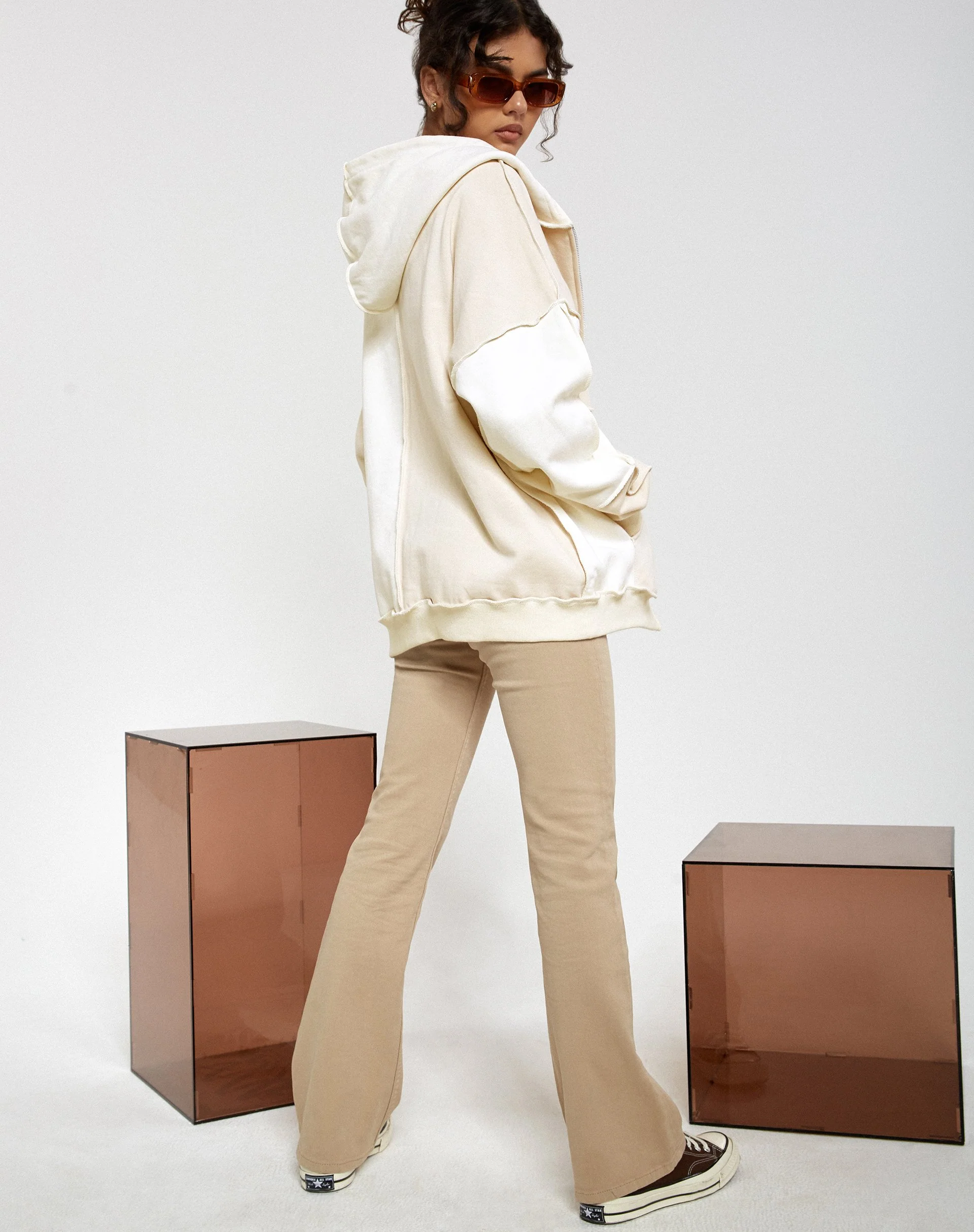 Wati Hoodie in Elfenbein und Winterweiß - Image 4