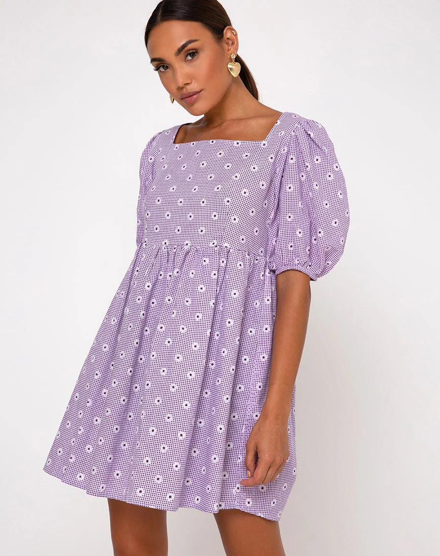 Wretta Kleid in Daisy Field Lavendel