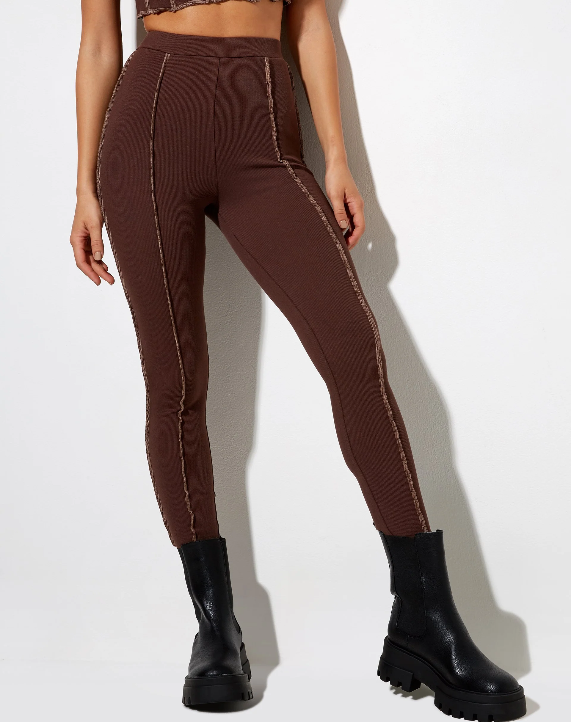 Xario Legging in tiefem Mahagoni mit hellbrauner Naht - Image 3