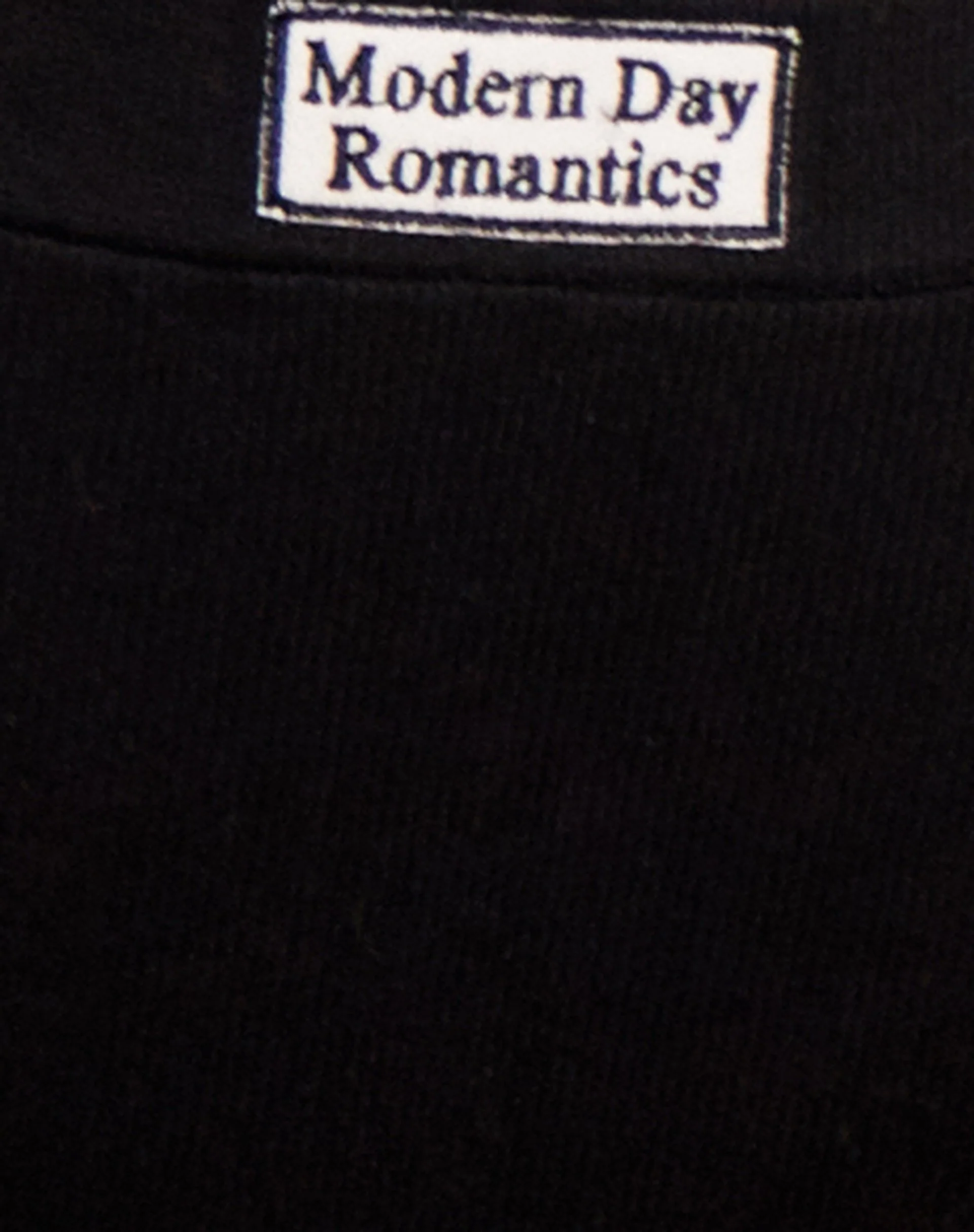 XEL Pant in Schwarz Modern Day Romantics Label Embro - Image 5