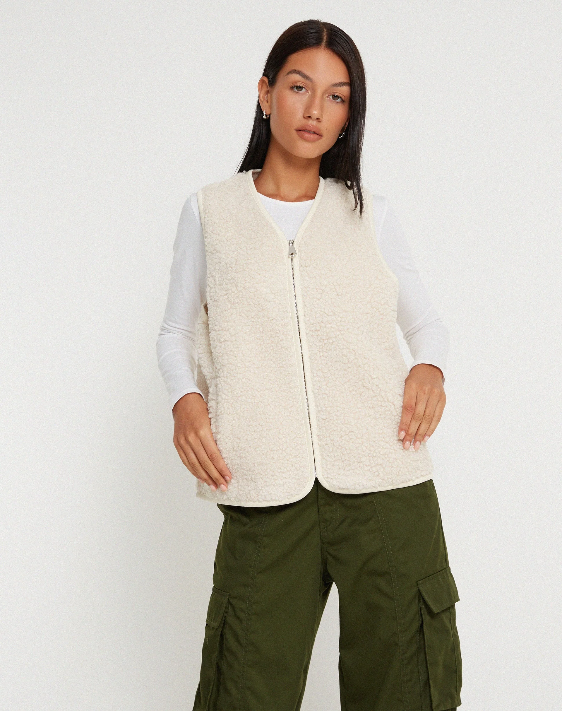 Xiel Zip Up Borg-Weste in Weiß - Image 2