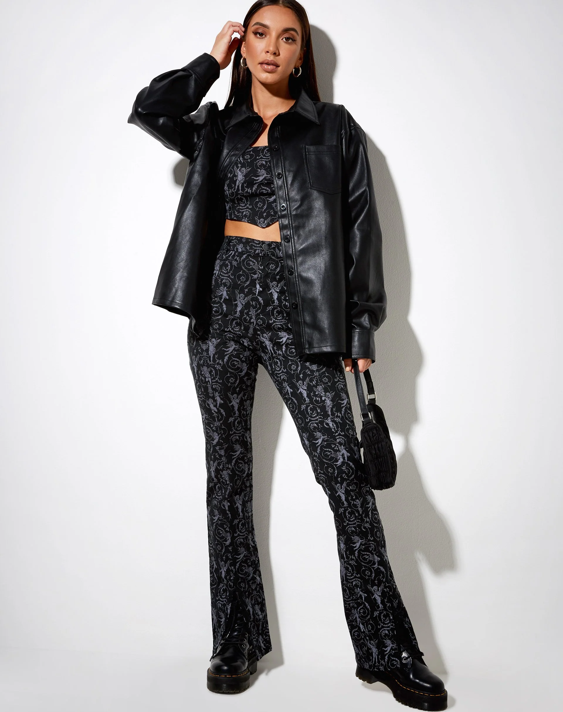Zabby Flare Hose in Barock Cherub Schwarz und Grau
