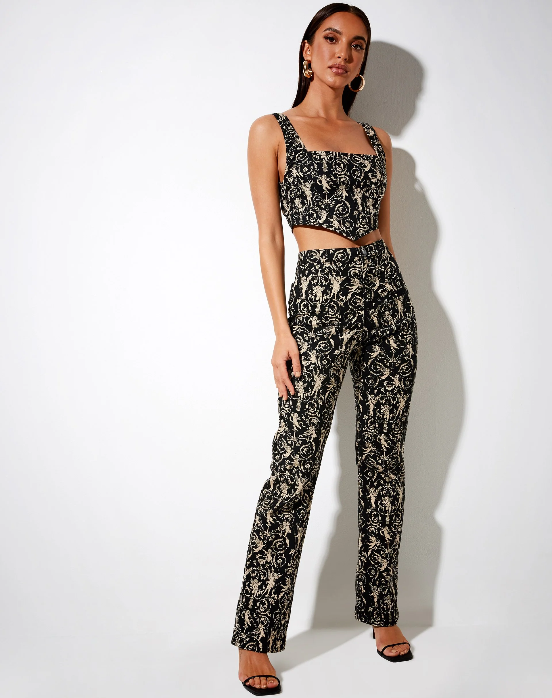 Zana Crop Top in Barock Cherub Schwarz und Gold - Image 4