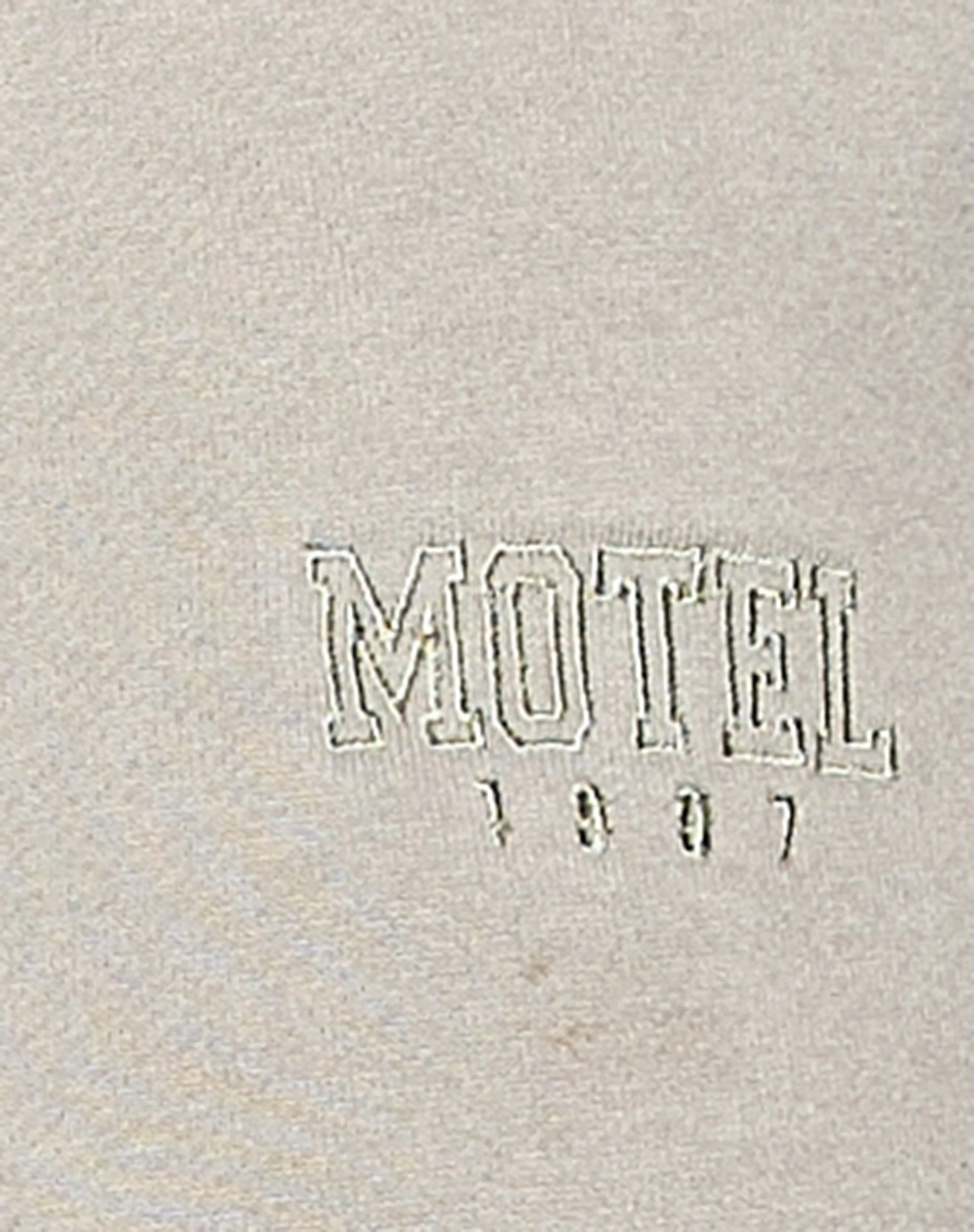 Zeck-Pullover aus London Fog Motel 1997 Stickerei - Image 7