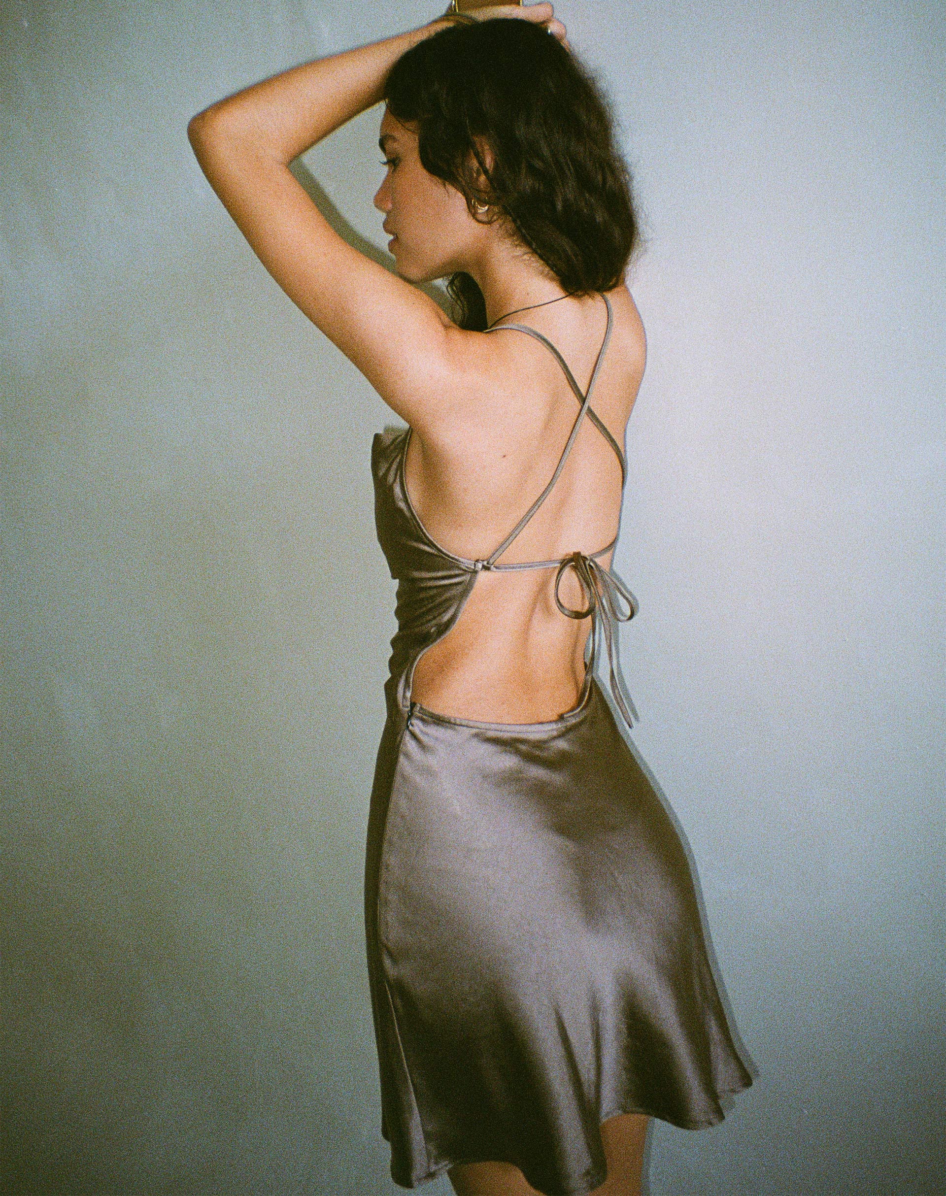 Zenita Minikleid aus Satin Dunkel-Olive