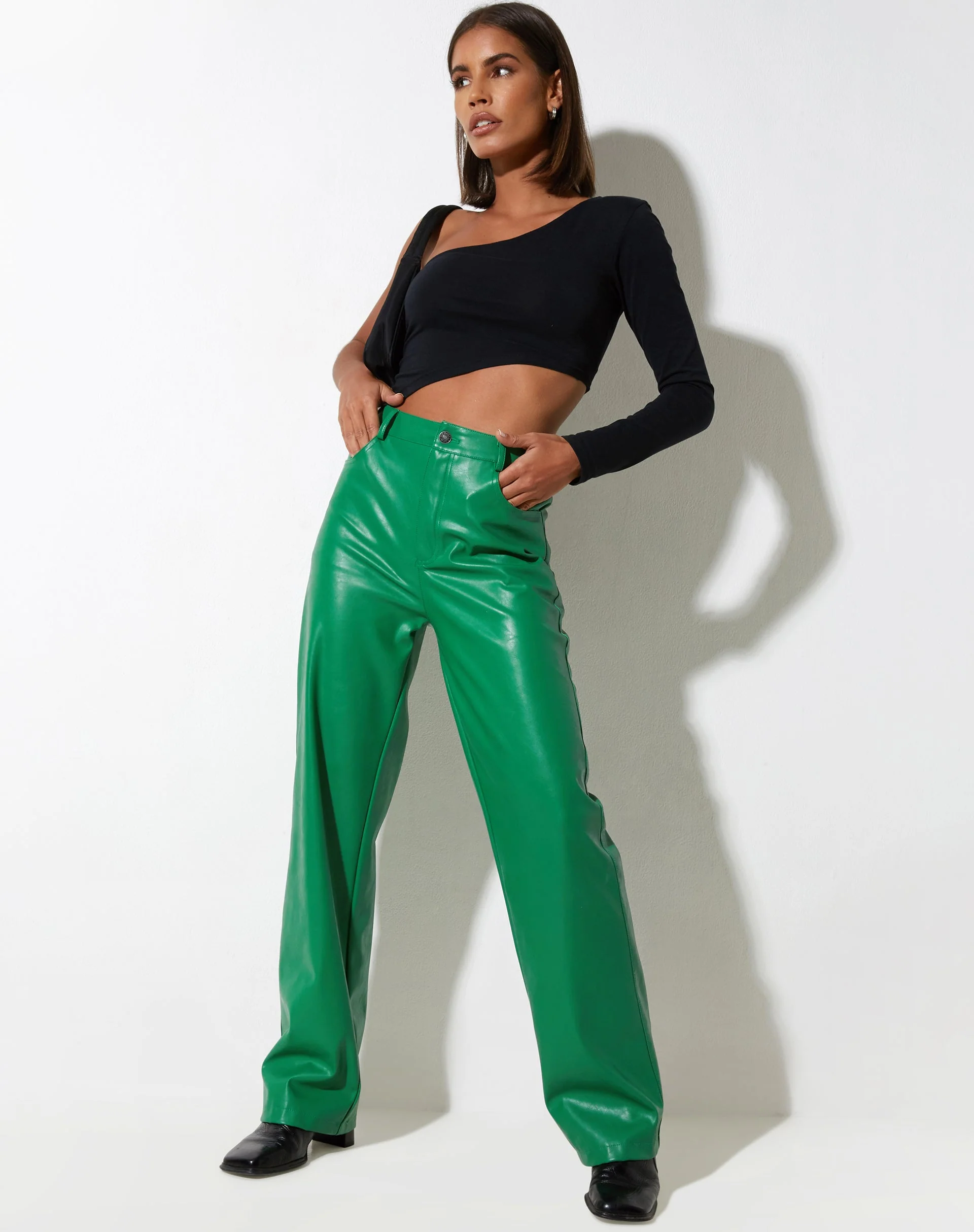 Zoka Lederhose in Pu Kelly Grün - Image 2