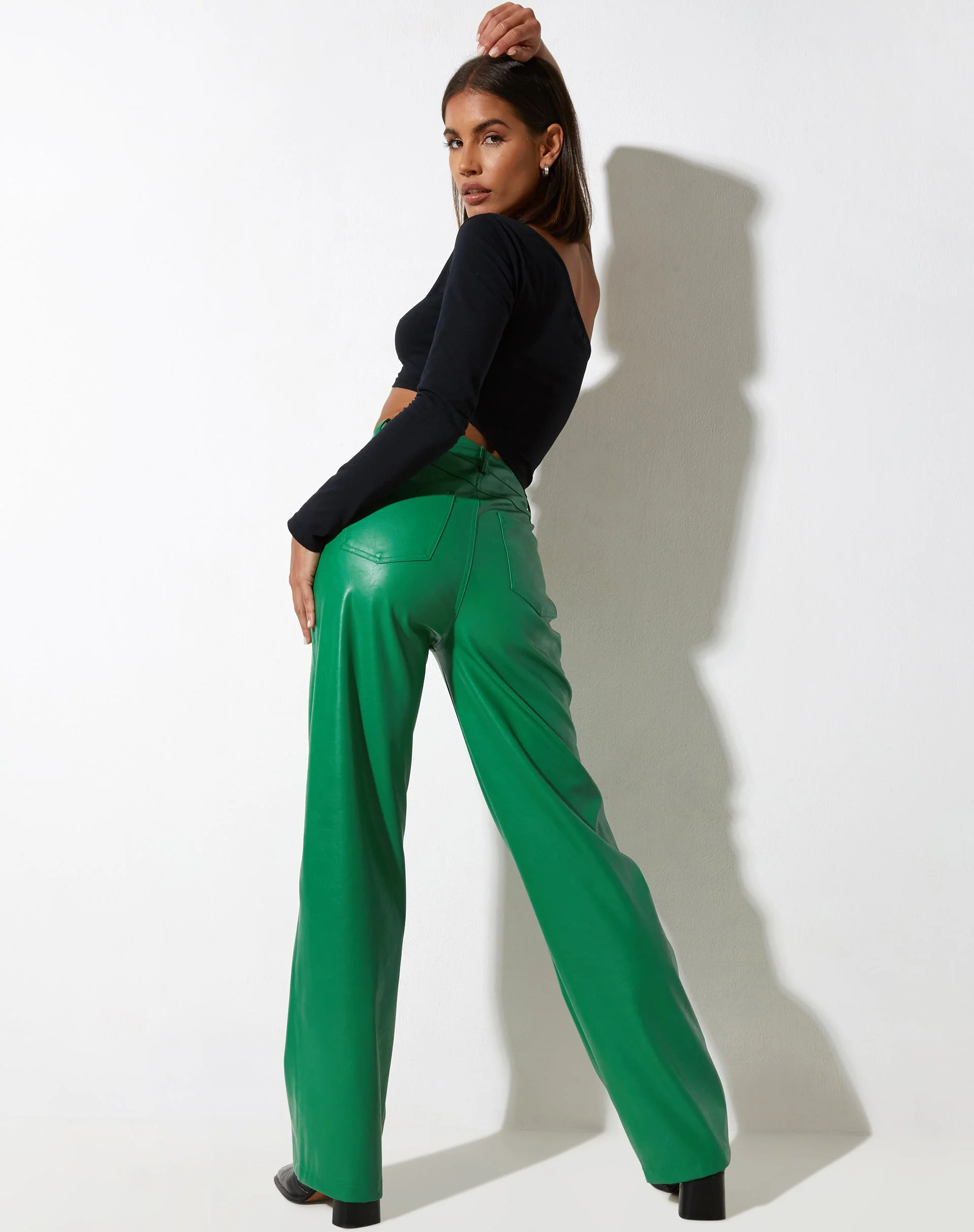 Zoka Lederhose in Pu Kelly Grün - Image 5