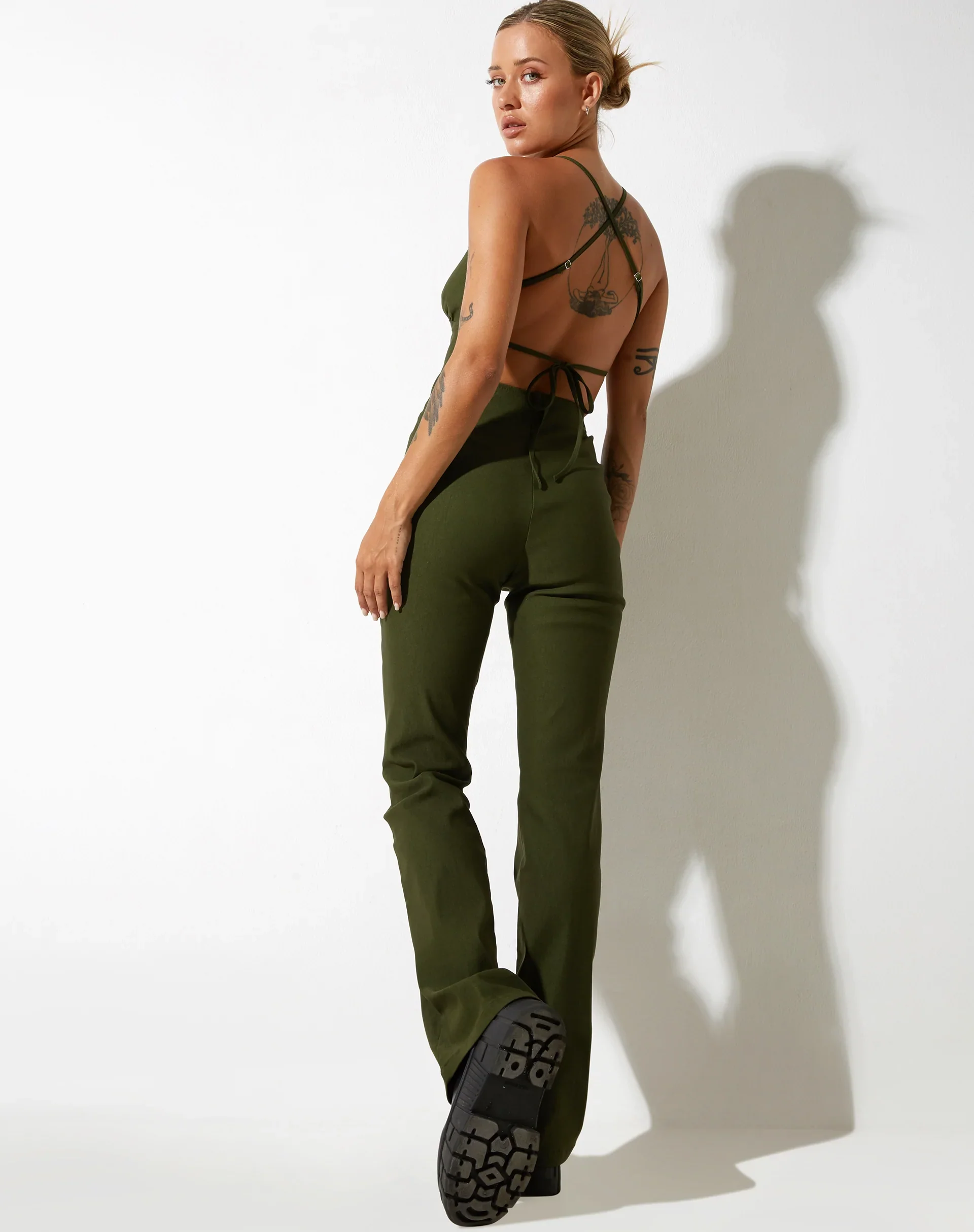 Zorah-Schlaghose in Tailoring Olive - Image 4